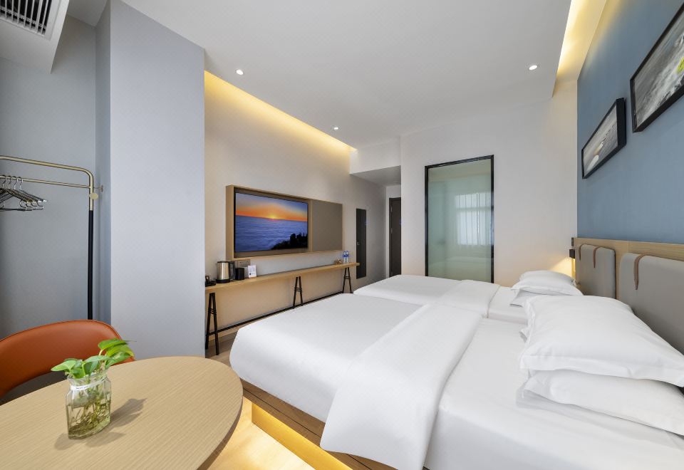 Exquisite Twin Room- (Hotel Provides Self-Service Laundry + Xiao Ai Smart Room Control)