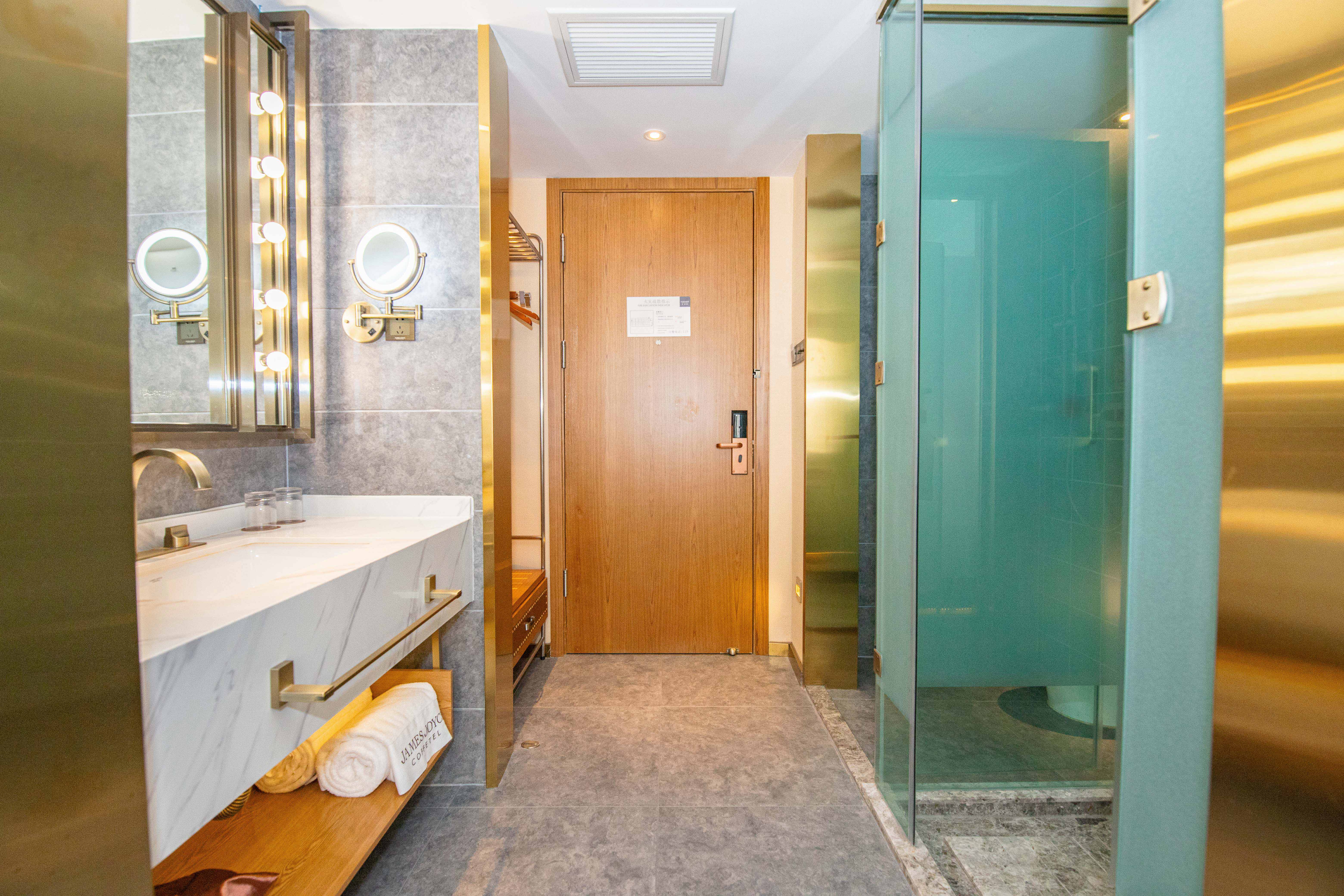 啡凡双人房+投屏电视+深睡床垫