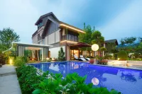 THE  SPRING  VILLA (Dujiangyan Panda Valley)