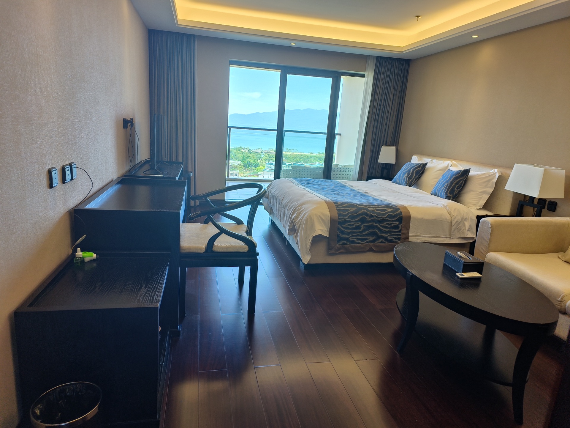 听风·全湖景露台大床房