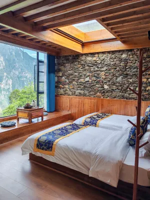 Danba Qingfeng Yaju Homestay