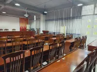 Qiyu Xingcheng Hotel (Hezhou Avenue Ailian Lake Park)