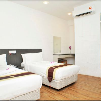 Standard Twin Room Without Window Kupon Promenade Service Apartments