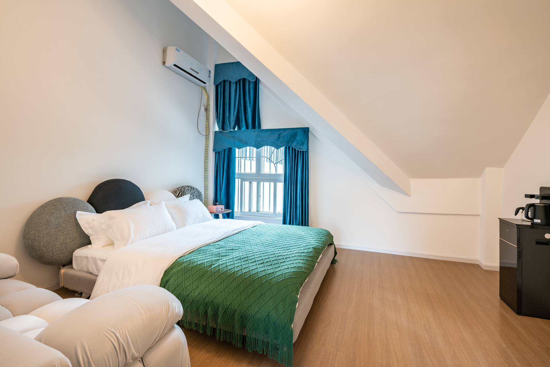 幻境·豪华家庭套房（滇池观景天台+休闲茶室）