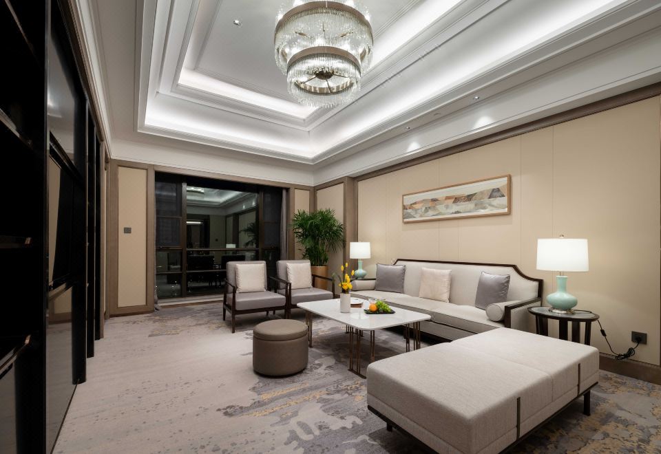 玉蘭苑豪華湖景套房