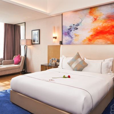 豪華大床房（全智能語音控制） 財富現代國際飯店（東莞寮步萬潤廣場店）優惠