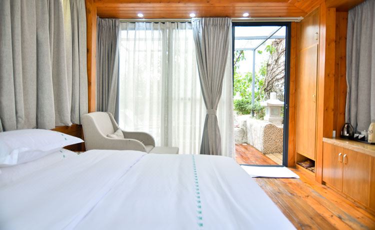 天池别苑大床房