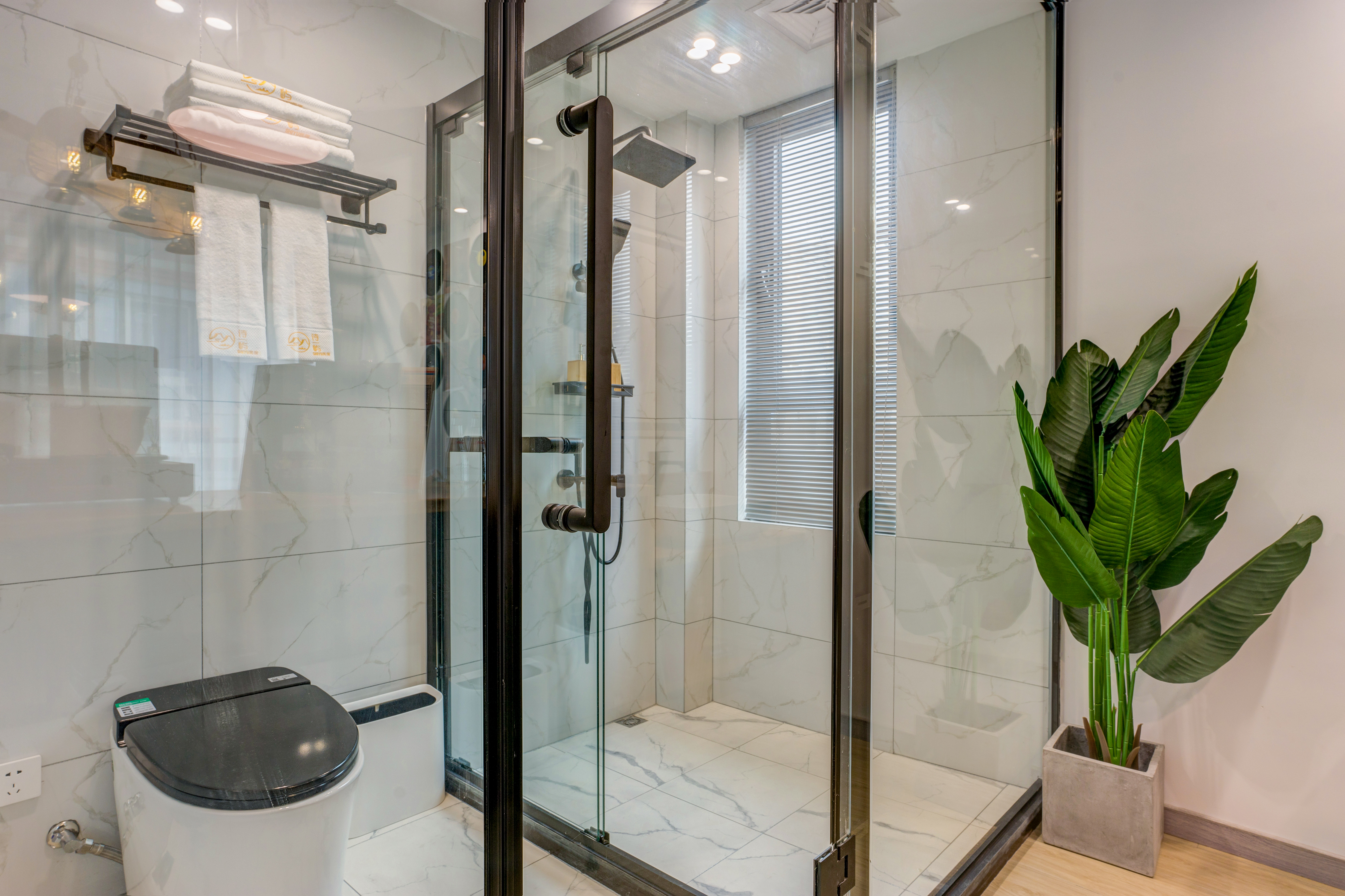 慢慢-黑胶主题家庭房