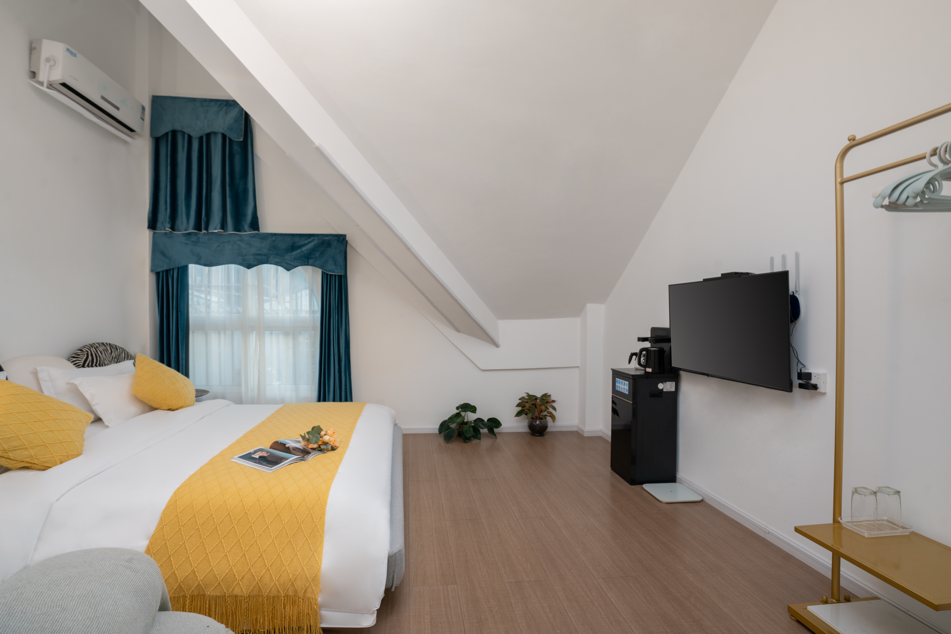 幻境·豪华家庭套房（滇池观景天台+休闲茶室）