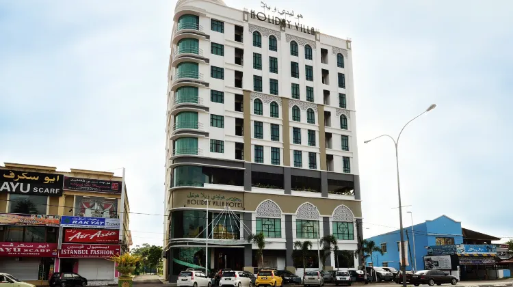 ホリデイ ヴィラ ホテル&スイーツ コタ バール 外観