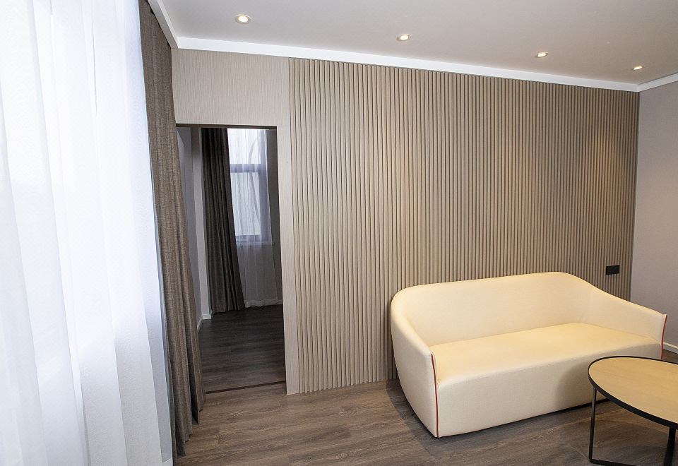 HanTing Hotel (Tangshan Qianxi)Suite