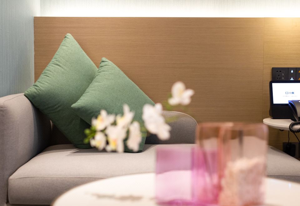奢享零压大床房（梦百合零压床垫+智能客控+无痕投屏）