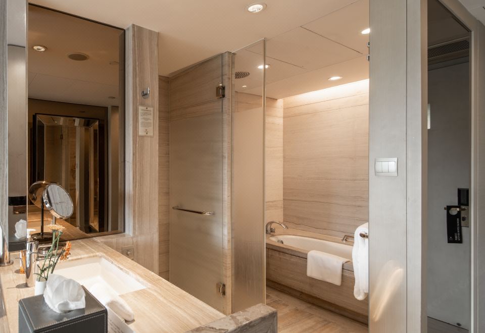 Grand Pacific HotelSuperior Room W/Mountain View Twin Room