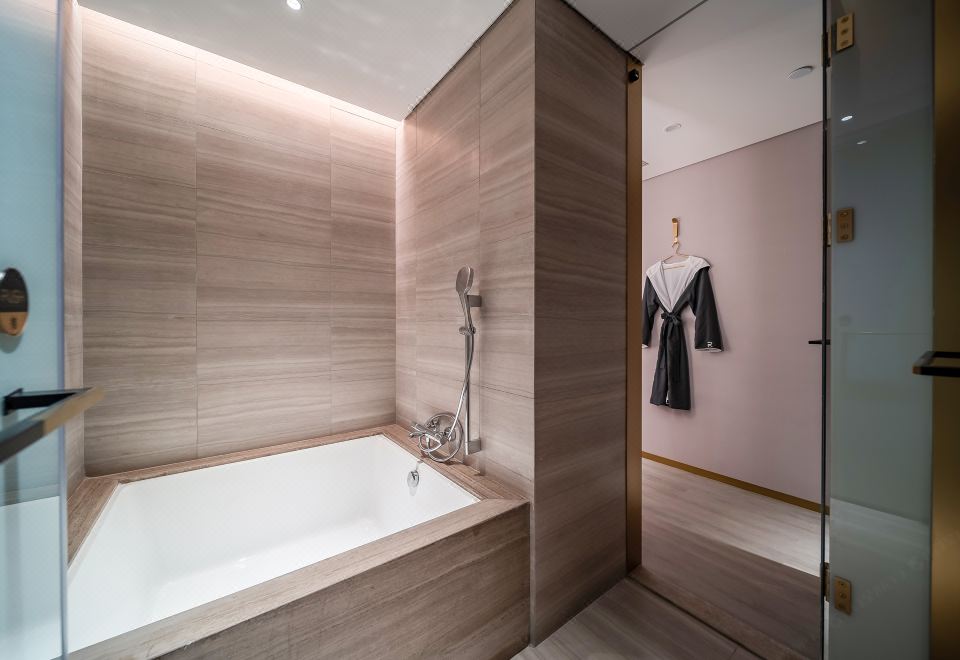 欢逸豪华大床房