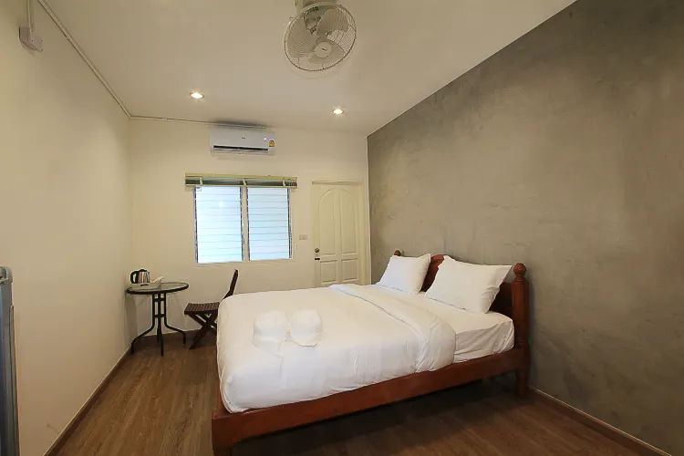 ห้องสแตนดาร์ด เตียงใหญ่ 1 เตียง