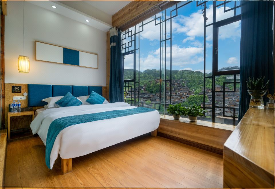 秋川觀景大床房-俯瞰苗寨全景