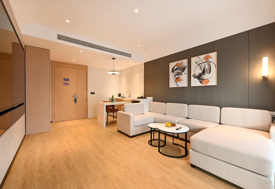 Yin Xiang Tea Art Twin Suite (Oxygen Bar Balcony + Mini Fridge + Smart Guest Control)