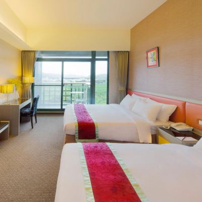 景觀豪華四人房 台東娜路彎花園酒店優惠