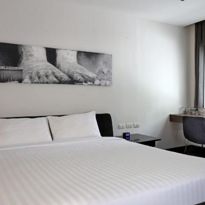 M豪華特大床房 素坤逸S33精品飯店優惠