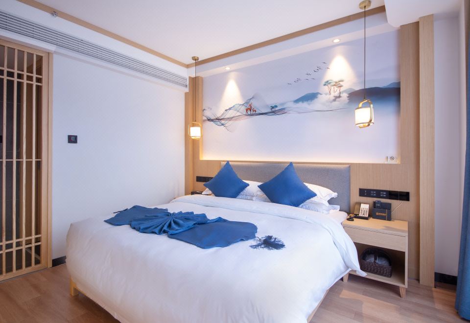 雅致大床房 |智能轻奢+全景落地窗