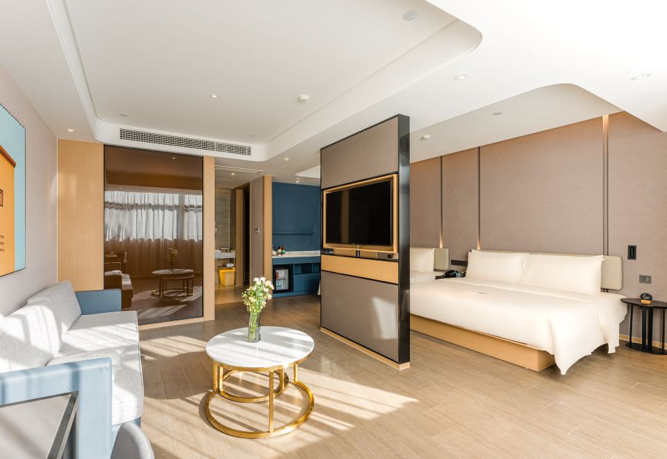 Atour Hotel(Suzhou Mudu Ancient Town Store Lingyan Mountain Metro Station)Family Friendly Suite