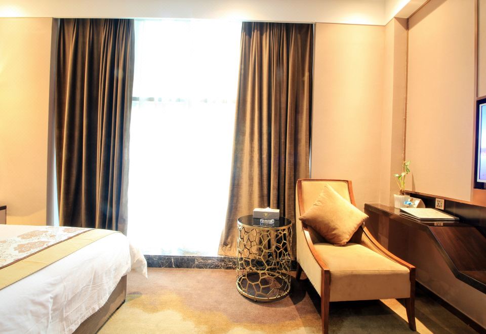 Standard Queen Room
