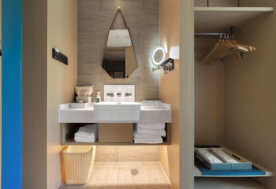 星云-复式阳台茶道大床套房