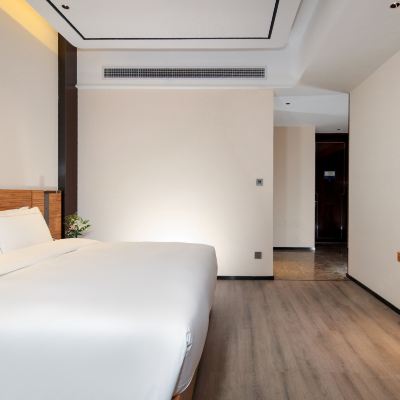 行政大床房（戴森吹風機+私享Coffee機+冰箱+逸扉專屬浴袍） 成都玉林路省體育館逸扉飯店優惠