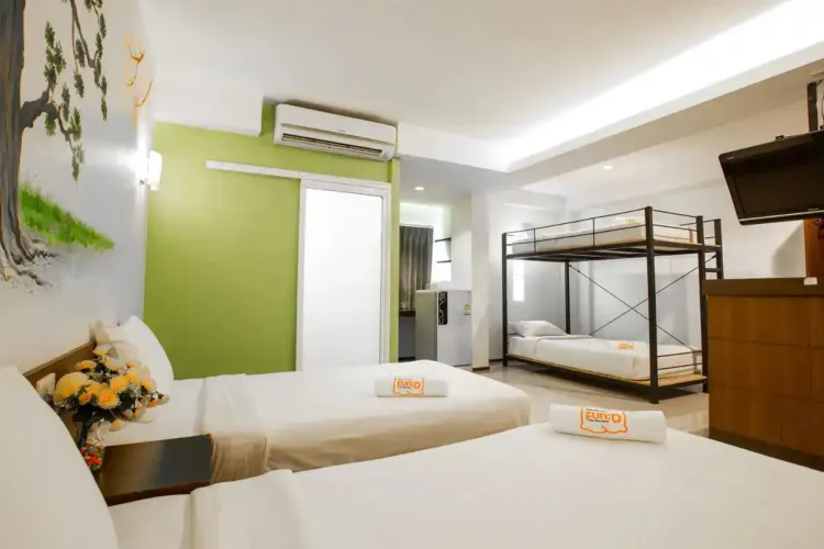 Family with Twin and Bunk Bed Room
