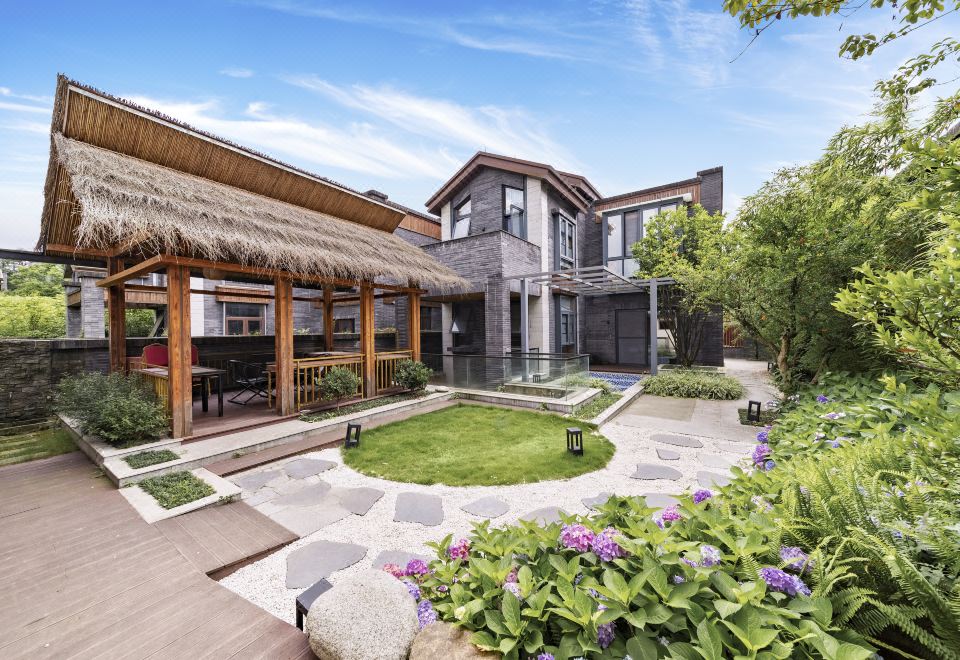 私人四卧汤池别墅