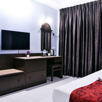 Bilik Deluxe King Kupon Leisure Cove Hotel & Apartments