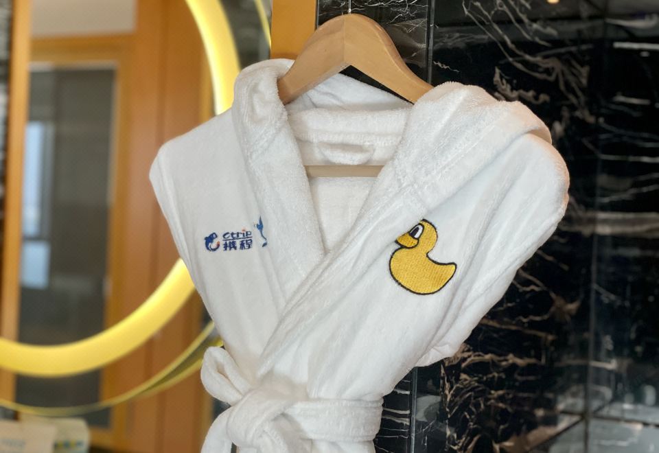 盼酷小黄鸭亲子主题至尊海湾全景套房