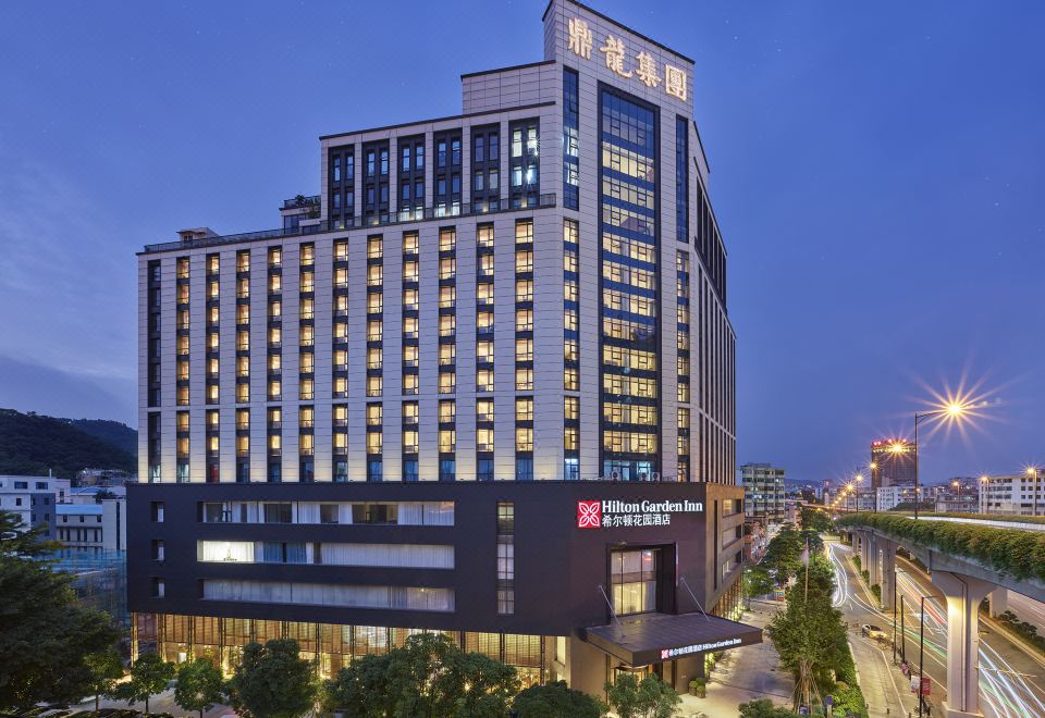 The sentence is incomplete and lacks clarity at Hilton Garden Inn Guangzhou Tianhe