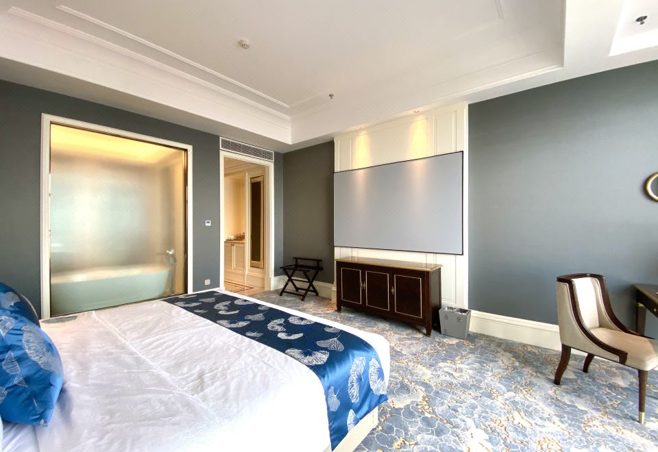 湖景影音大床房