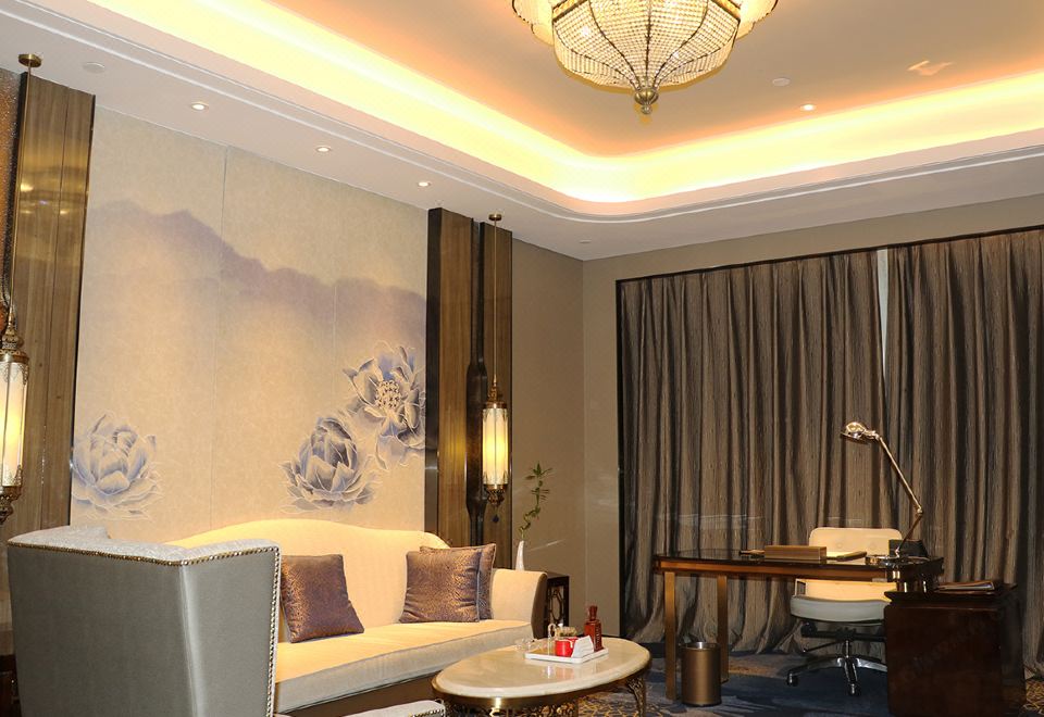 豪华套房 （奢享空间+深睡床垫+加湿器+高端洗护品）