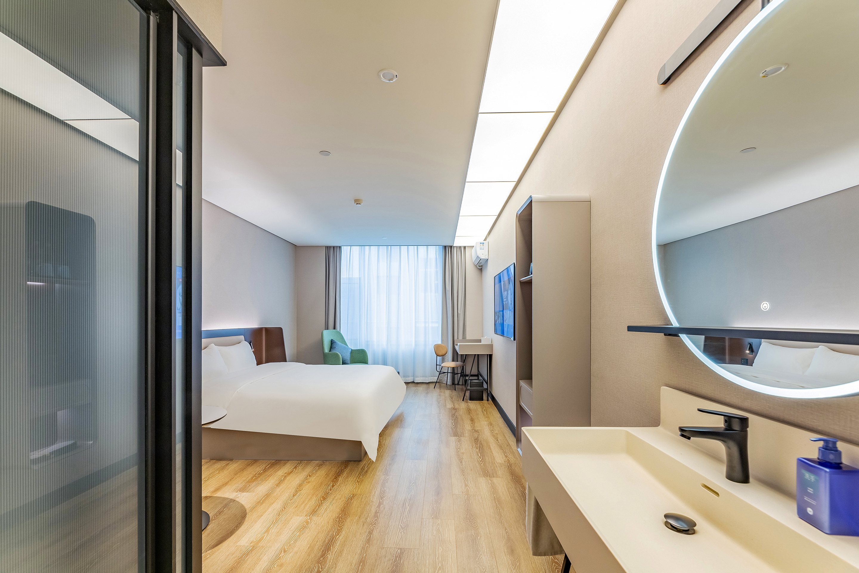 商务大床房（金可儿床垫+智能投屏）