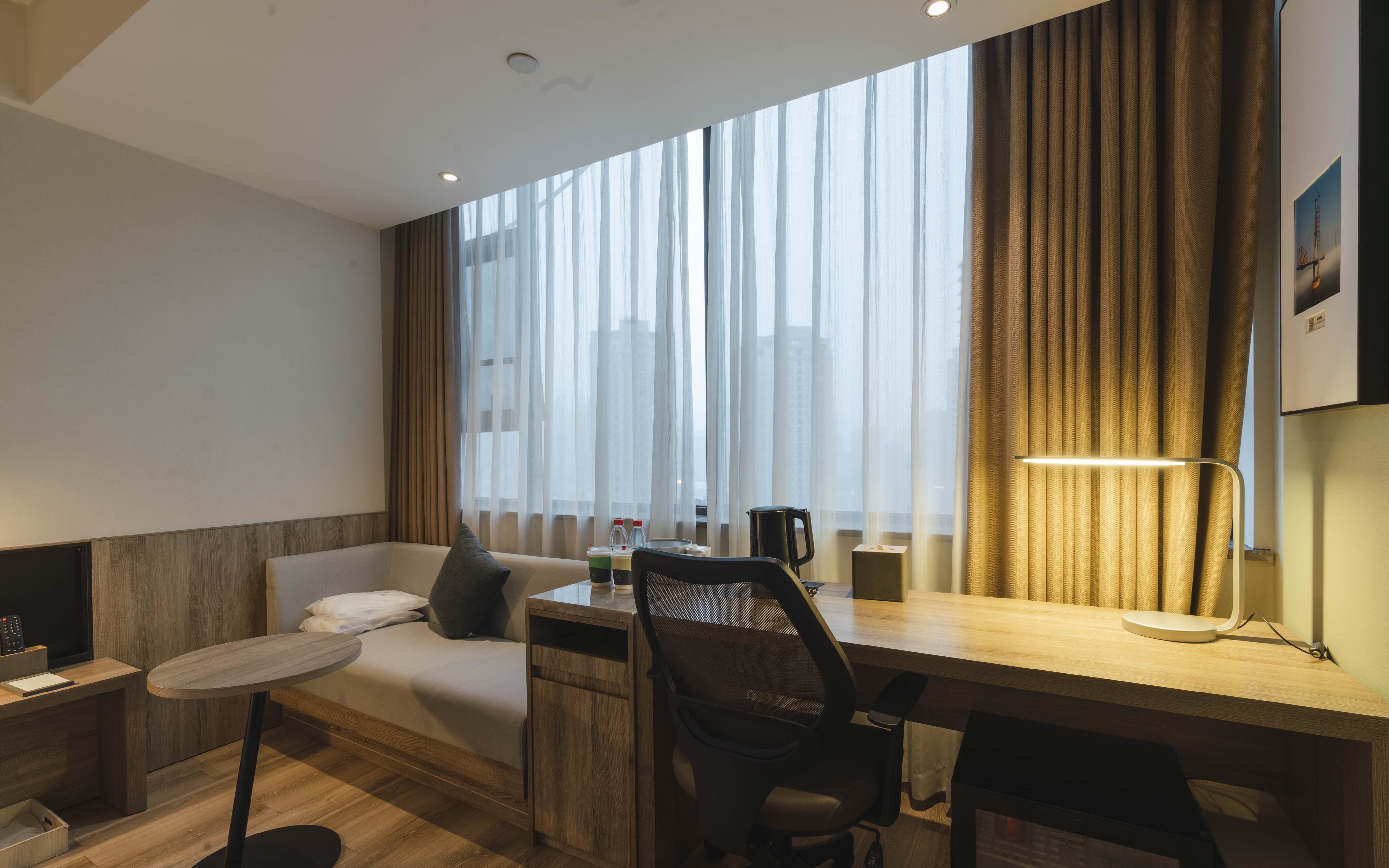 几木大床房（深睡PRO枕+LaiFen吹风+小冰箱+浴袍）