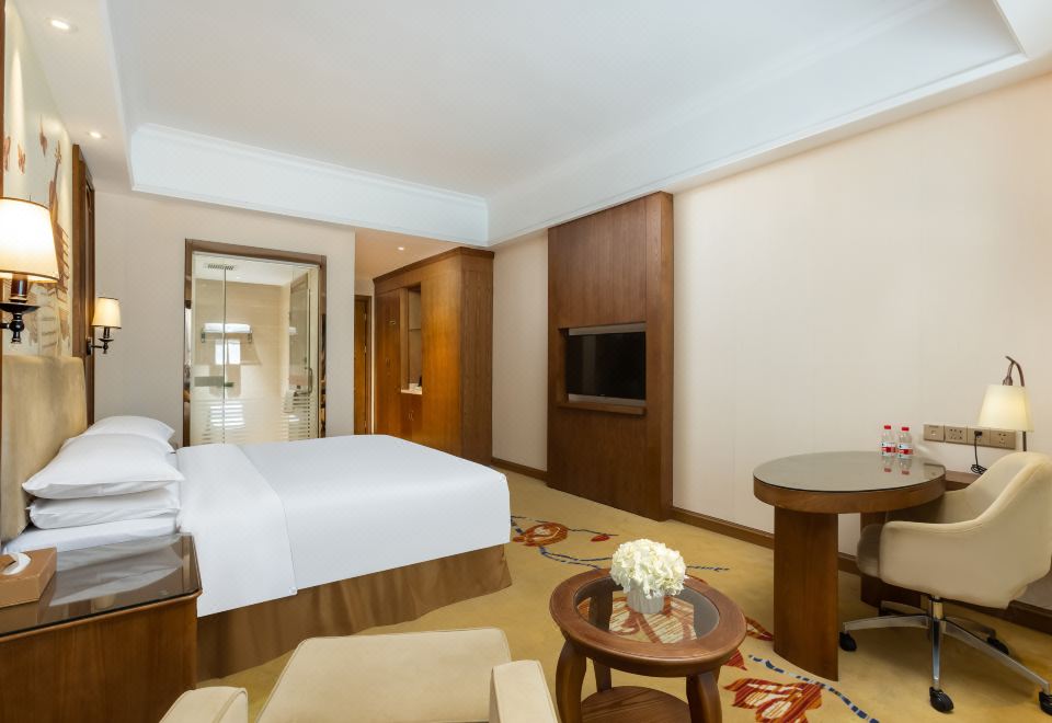 商务大床房?全景大飘窗