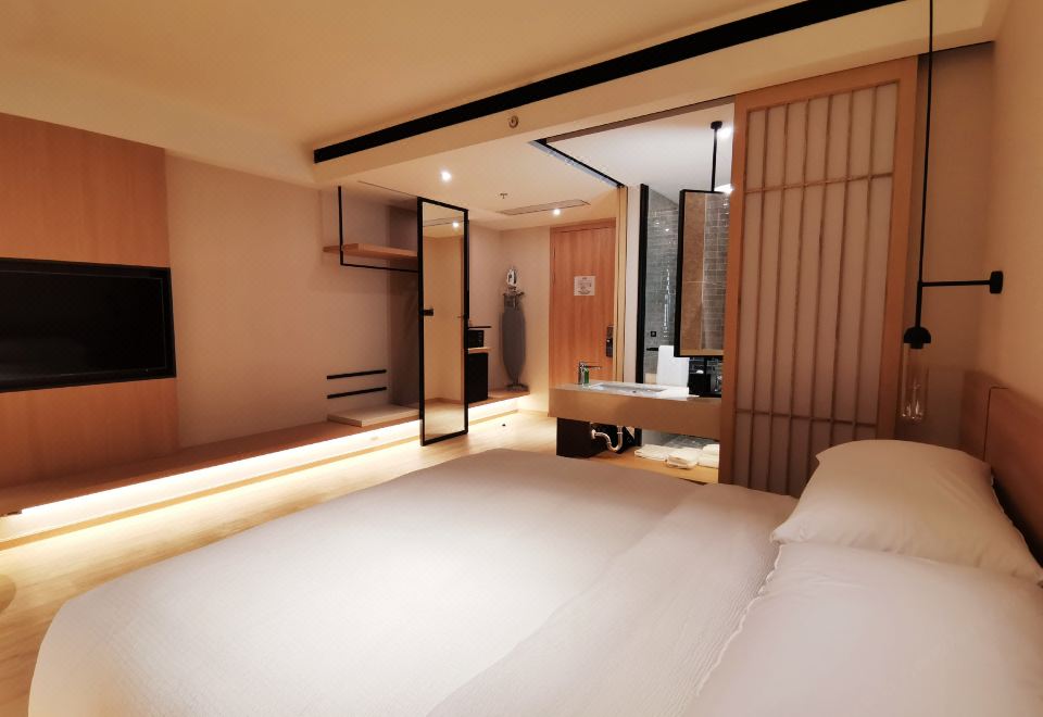 Fairfield by Marriott Shanghai Pudong CentralBusiness Queen Room