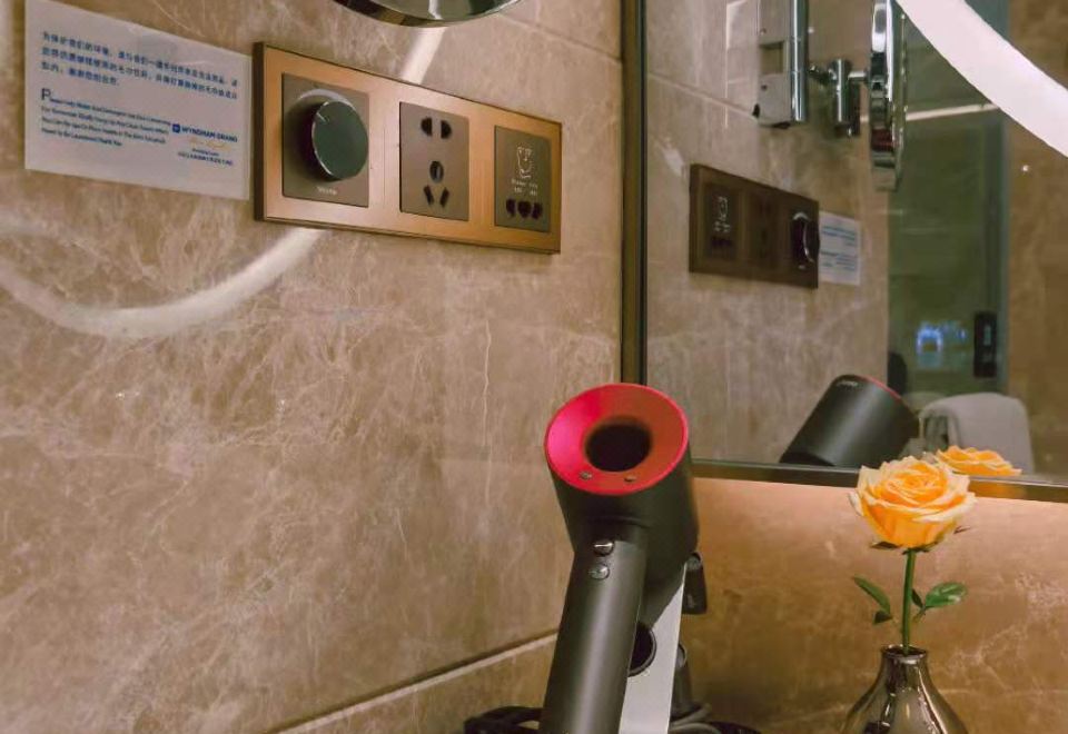 至尊高空城景行政精英房