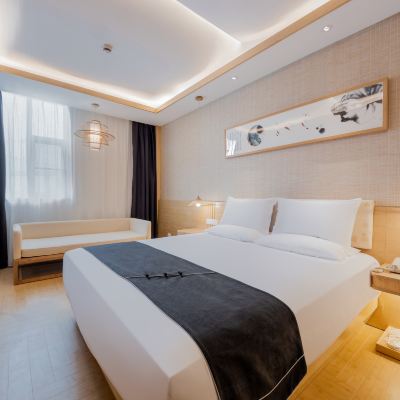 高級大床房（電視投屏+小冰箱） 建國璞隱酒店（上海陸家嘴世博中心店）優惠