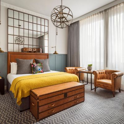 Kind Bed Premium Kimpton CLOCKTOWER HOTEL Promo Code