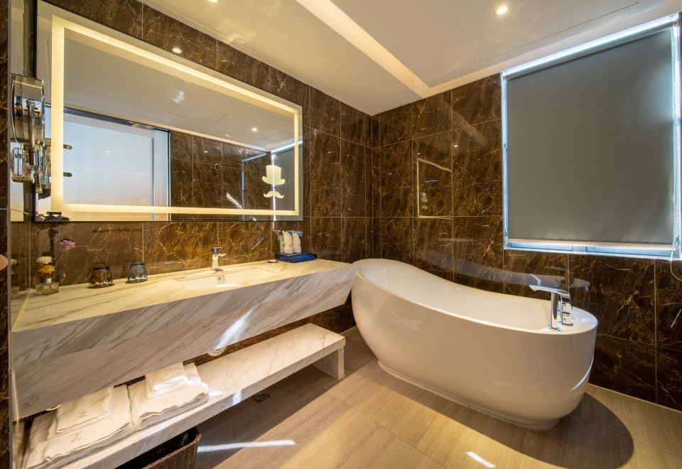 品質嚴選套房（城景+單人浴缸+小冰箱）