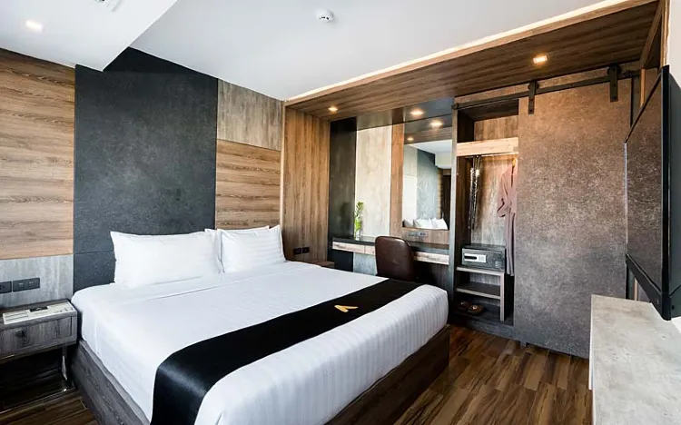 ห้องซูพีเรียร์ เตียงใหญ่ 1 เตียง