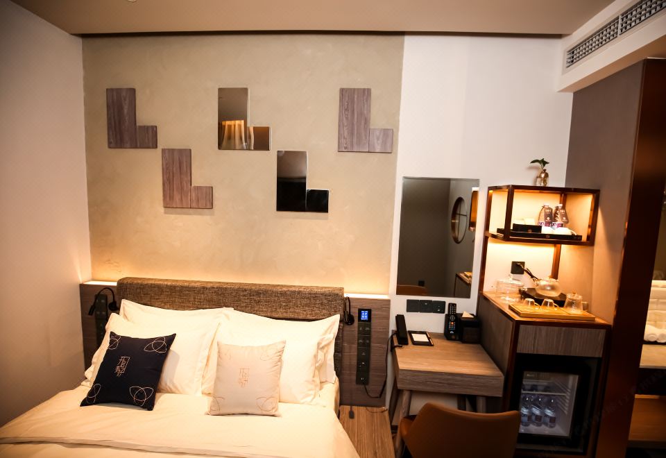 榻榻米大床房（加熱毛巾桿+小冰箱+智能鏡）