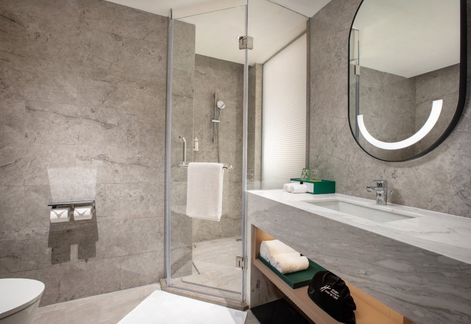 Holiday Inn Shanghai Nanjing RoadSuperior Queen Room