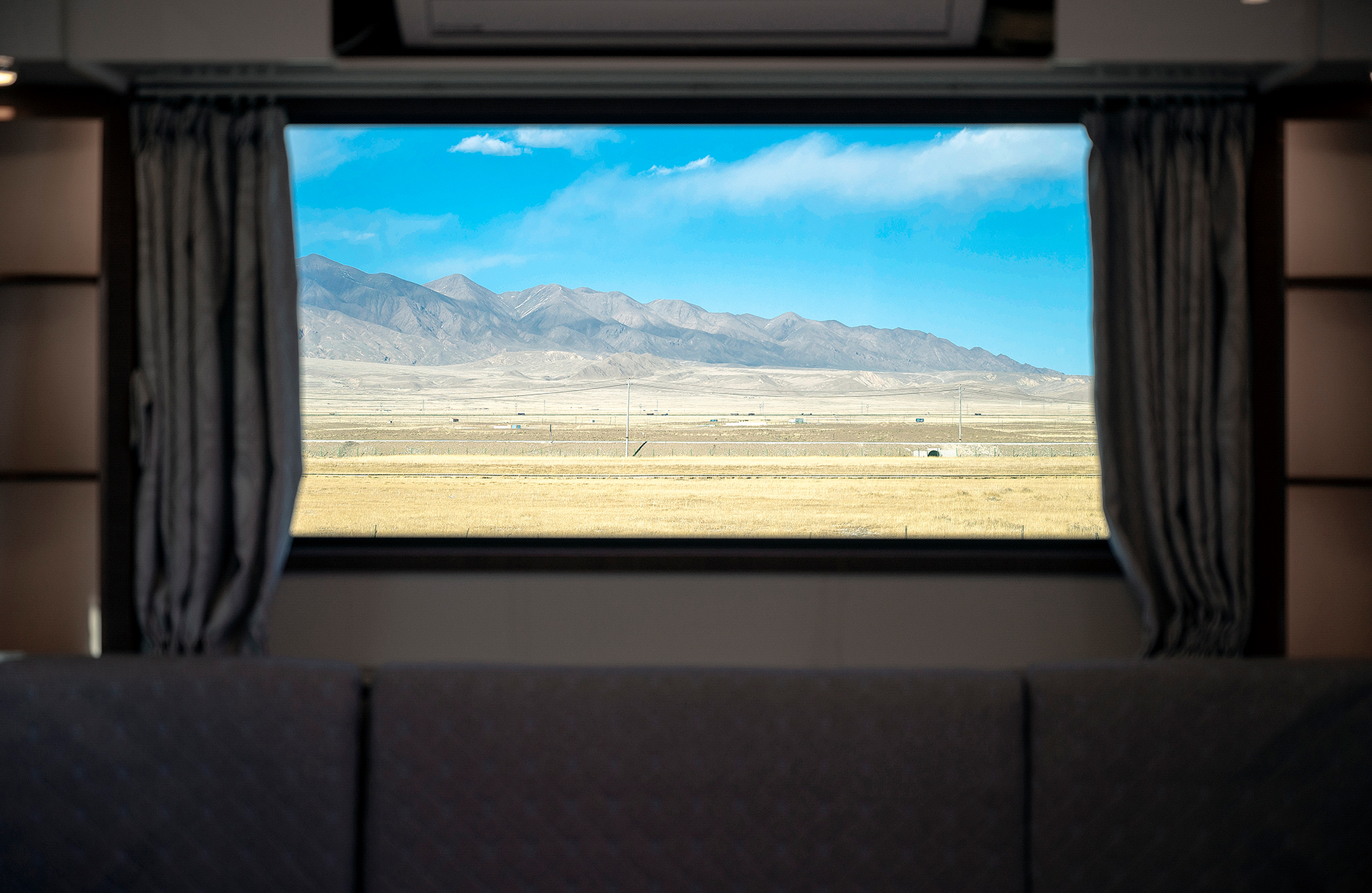 星空漫语|趣享家庭房车三人间-星空天幕