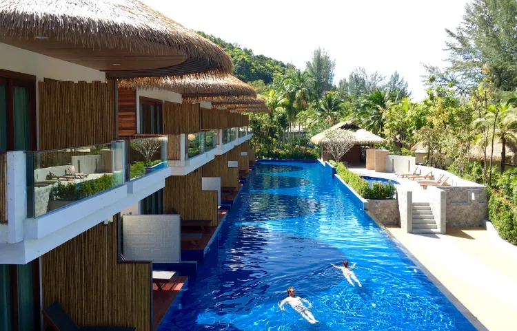 ห้องติดสระน้ำ