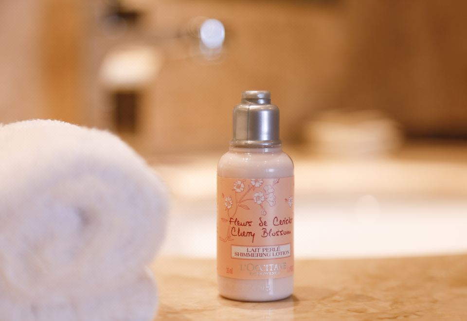 Chateau Star River QingdaoCherry Blossom Themed Suite