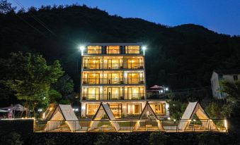 Guchi·Liwai Homestay (Qinglongwu Branch)